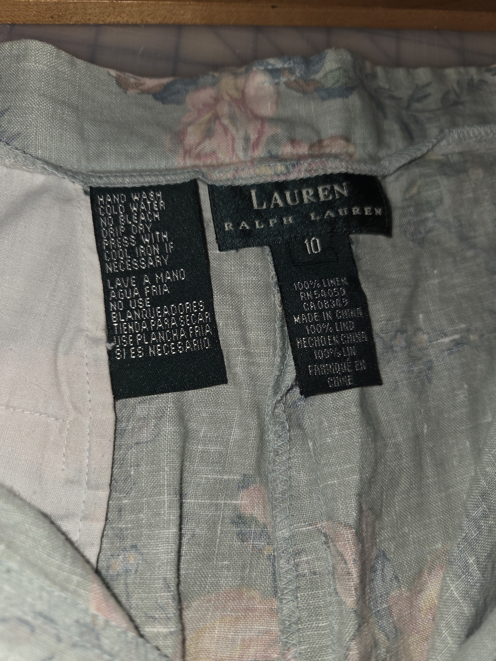 1990's Lauren Ralph Lauren Women’s Light Blue Floral Linen Shorts - Size 10